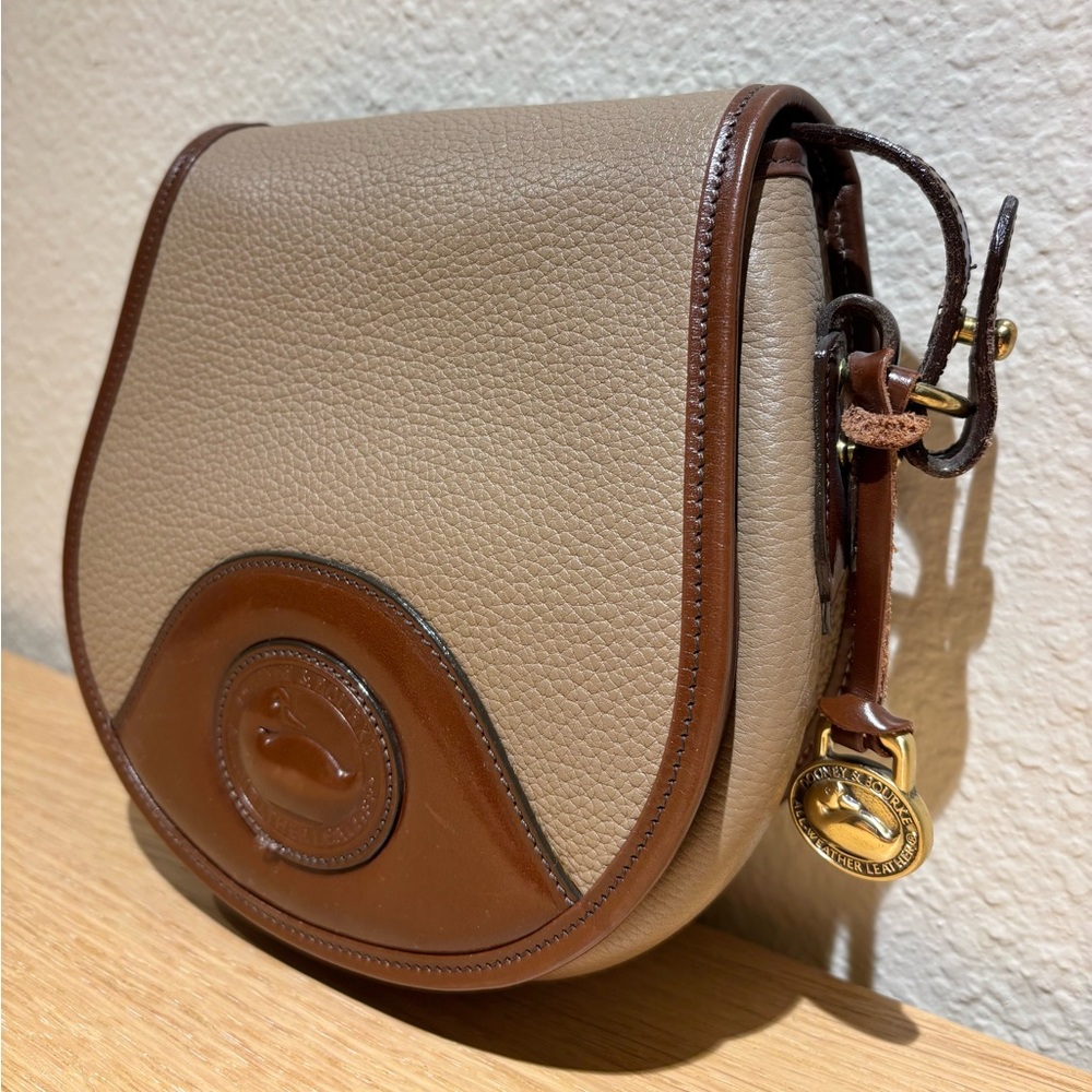 Vintage Dooney and Bourke R750 Saddle - Picture 2 of 8
